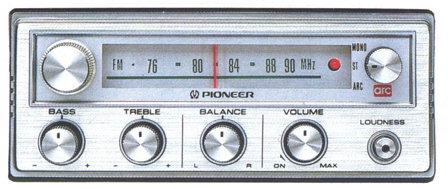 Vintage Pioneer FM radio with bass, treble, balance, and volume controls; tuning range 76-90 MHz; mono and stereo settings.